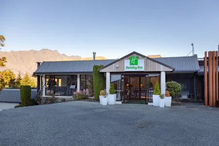 Holiday Inn Queenstown Frankton Road, an IHG Hotel