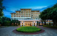 Palm Beach Resort & Spa Hotels in Sanya