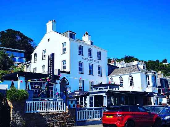 Old Court House Inn Hotel Exterior