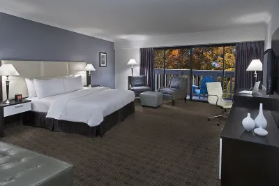 Toronto Don Valley Hotel and Suites Hotels near Danforth