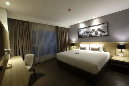 Hotel Ayola Lippo Cikarang