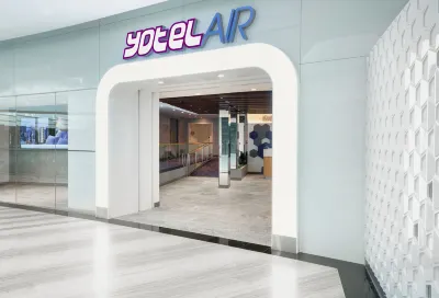 Yotelair Singapore Changi Airport Hotel di Singapura