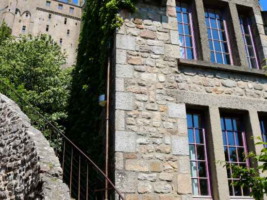 La Mère Poulard Hotel Exterior