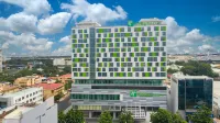 Holiday Inn & Suites Saigon Airport Hotels near The Manor