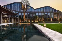 Hilton Ningbo Dongqian Lake Hotels near Ningbo Wildlife Park - Panda Pavilion