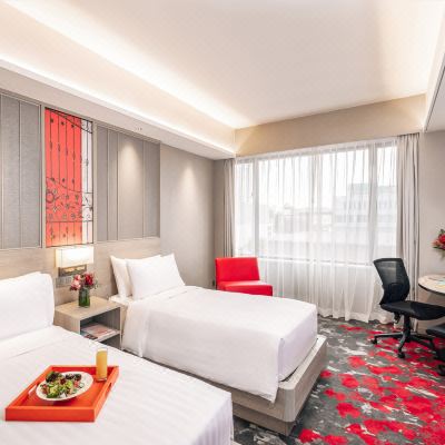 Deluxe Twin Room Royal Plaza on Scotts Promo Code