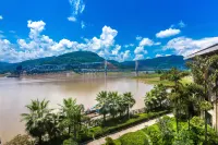 River & Holiday Grand Rezen Hotel Yunyang Hotels in Yunyang County