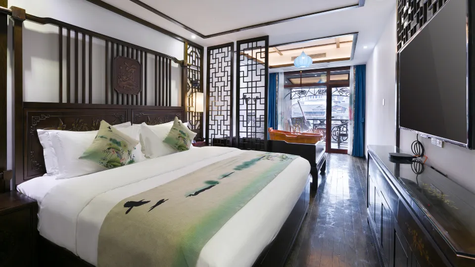 Floral Hotel ·Fenghuang Grand Riverview