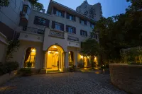 Soho Garden Villa Hotel (Shanghai Jiaotong University Metro Station Flagship) Hotels near Wukang Road