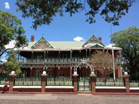 Kimberley Club Guesthouse Hotel Exterior