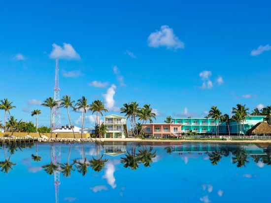 Grassy Flats Resort & Beach Club Hotel Exterior