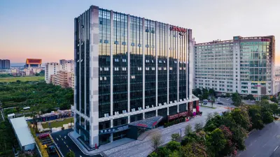 Hampton by Hilton Guangzhou Huadu Отели рядом с достопримечательностью «Гуанбай-Син-Сити (Дрон-Журавль-Роуд)»