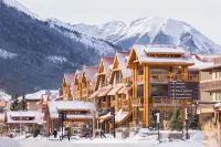 Moose Hotel and Suites Hotels near Banff Jasper Collection by Pursuit