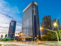 Jiuzhou Fangyuan Hotel(Yichang Wanda Binjiang Store) Hotels near Yichang Railway Station