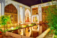 Isfahan Traditional Hotel Отели рядом с достопримечательностью «Собор Святого Христа Всеспасителя»