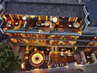 Dengnilai Sansheng Sanshi Art Hostel Hotels in Fenghuang