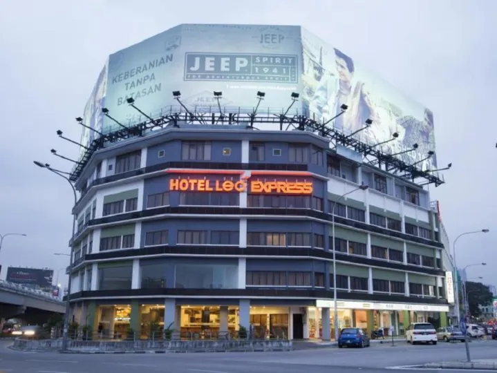 Leo Express Hotel