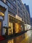 Jingshiyuan Hotel (CBD Convention and Exhibition Center, East High-speed Railway Station) Hotels near Dannis