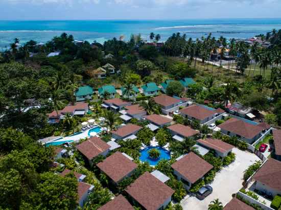 CoconutsPalm Resort Hotel Exterior