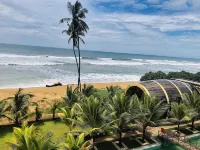 Ocean Queen Hotel Hotels in Wadduwa