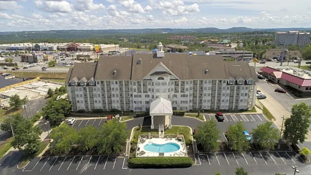 Hotel Grand Victorian Hotels near Silver Dollar City, Branson, MO