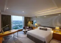 Hyatt Regency Gurgaon Hotels near Galleria Market