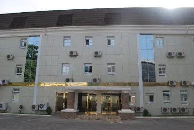 完美白金豪華度假村 Thought Pyramid Art Centre, Abuja.附近的飯店