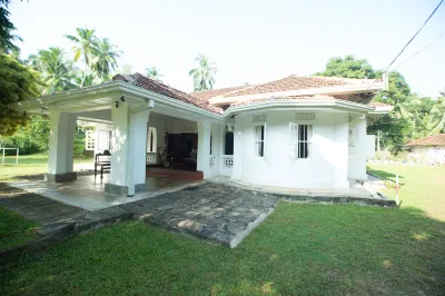 Thalpe Walawwa Heritage Villa Hotels in Unawatuna