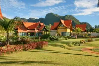 Tha Lane Bay Villas Hotels near Ban Khao Khom Mosque