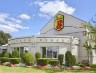 Super 8 by Wyndham Milford/New Haven Hotels in Milford