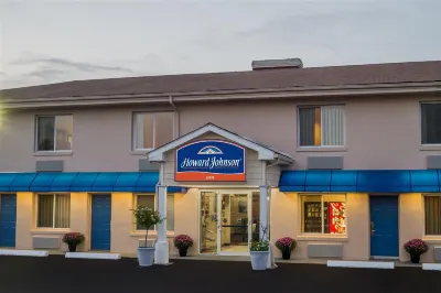 Howard Johnson by Wyndham Springfield Hotels near American International College