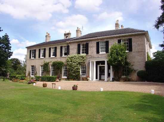 Caistor Hall Hotel Exterior