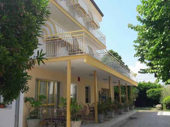 Hotel Perugini Hotel Exterior