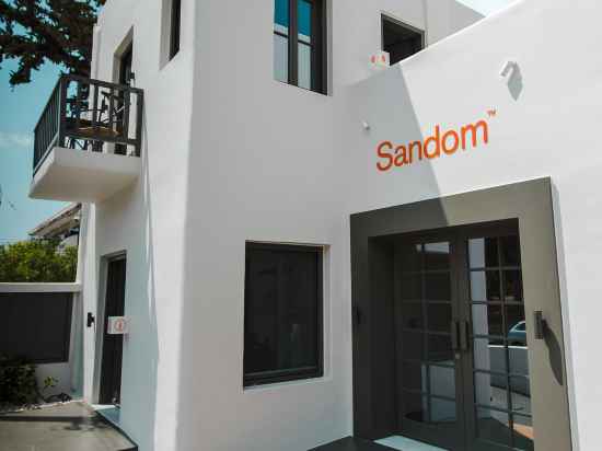 Sandom Hotel Exterior