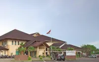 Dangau Hotel Kubu Raya ポンティアナのホテル