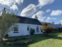 Heatherland Cottage Hotels near Dinosaur Footprints at Staffin