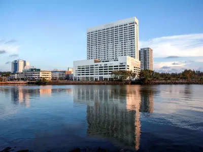 Pullman Miri Waterfront Hotel dekat Mosjaya BEM Church MIRI