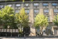 City Nest Modern & Cozy Suites Hotels near Kalemegdan ambijentalna celina