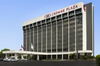 Crowne Plaza San Antonio Airport Hotels near Stone Oak Pharmacy