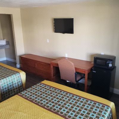 Basic Room, 2 Queen Beds, Non Smoking University Inn Fresno Promo Code