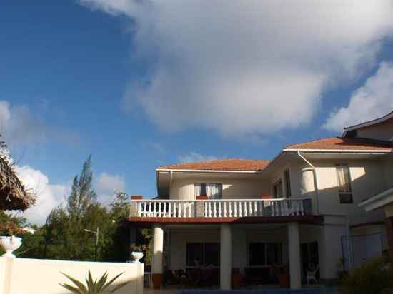 CaranaBeach Hotel Exterior