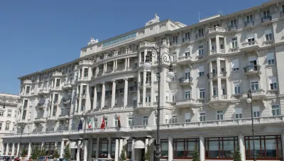 Savoia Excelsior Palace Trieste - Starhotels Collezione Hoteles cerca de Civico Museo della Civilta Istriana Fiumana e Dalmata