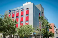 Travelodge Madrid Metropolitano Hotels near Las Rosas Capri Park