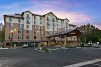 Oxford Suites Bellingham Отели рядом с достопримечательностью «Whatcom Falls Park Stone Bridge»