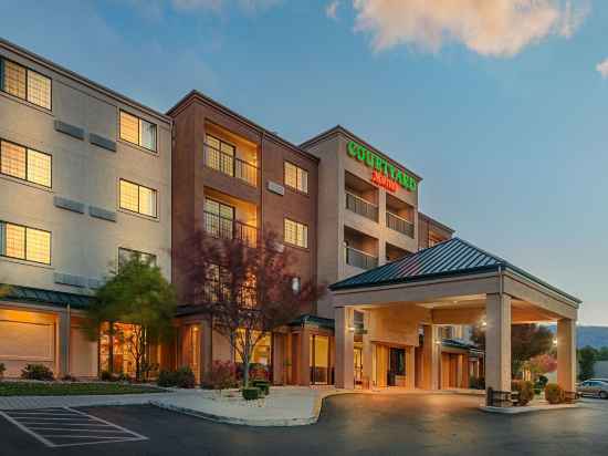 Courtyard Reno Hotel Exterior