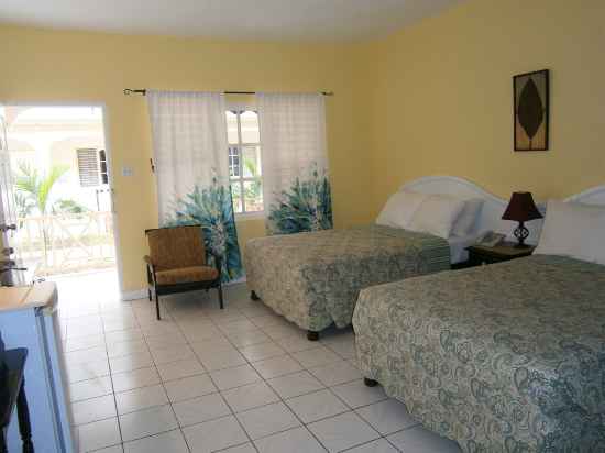 Coral Seas Beach Resort Rooms