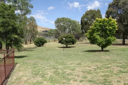 Bonnie Doon Hotel