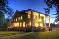 Warm Springs Inn & Winery Hotels in Wenatchee