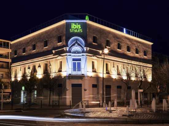 Hôtel Ibis Styles Hyères Centre Gare Hotel Exterior