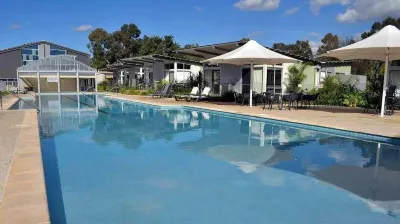 Marion Holiday Park Hotels near Waverley Way Reserve